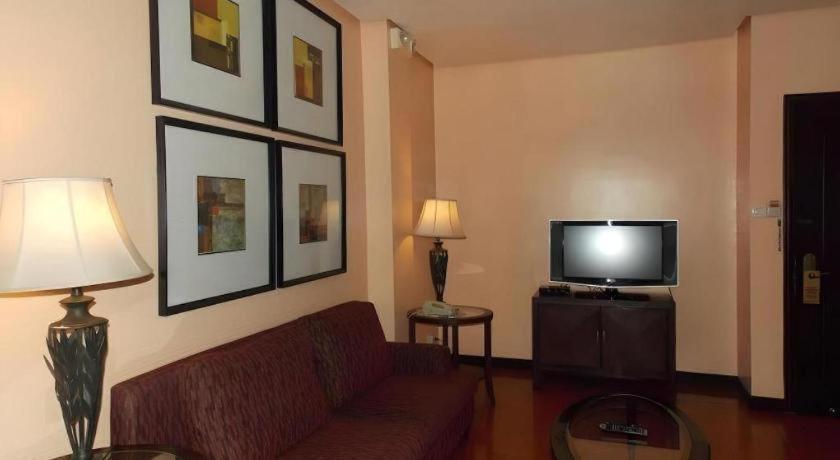 Planta Centro Bacolod Hotel & Residences Esterno foto