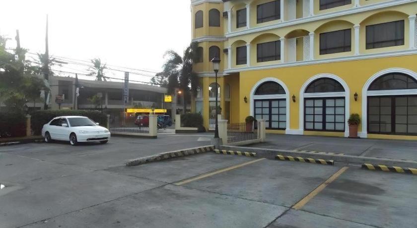 Planta Centro Bacolod Hotel & Residences Esterno foto