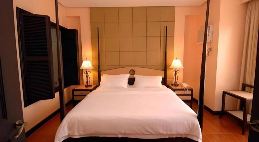 Planta Centro Bacolod Hotel & Residences Esterno foto