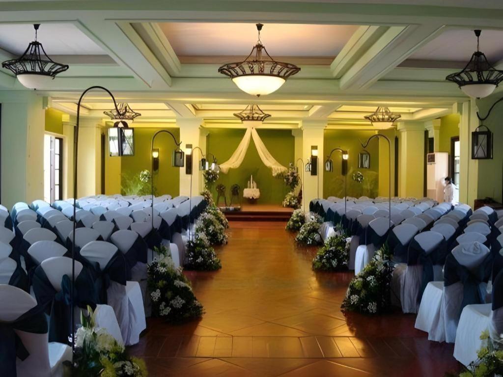 Planta Centro Bacolod Hotel & Residences Esterno foto
