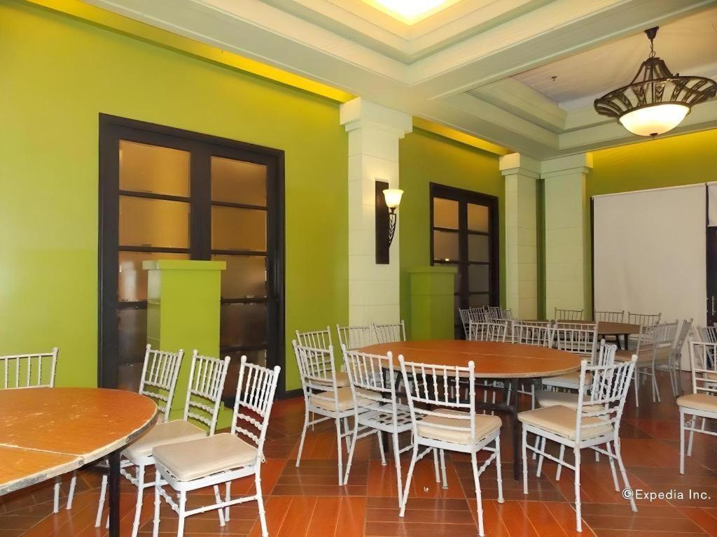 Planta Centro Bacolod Hotel & Residences Esterno foto