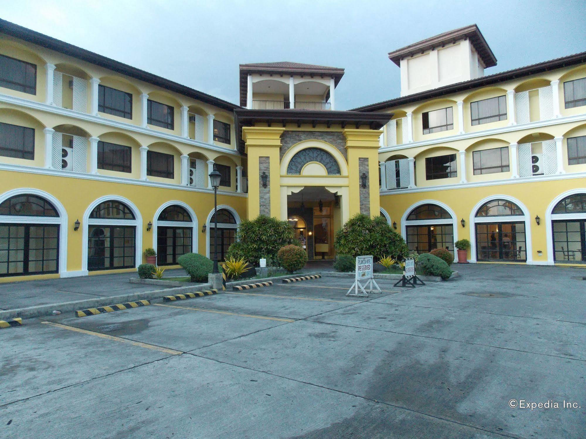 Planta Centro Bacolod Hotel & Residences Esterno foto